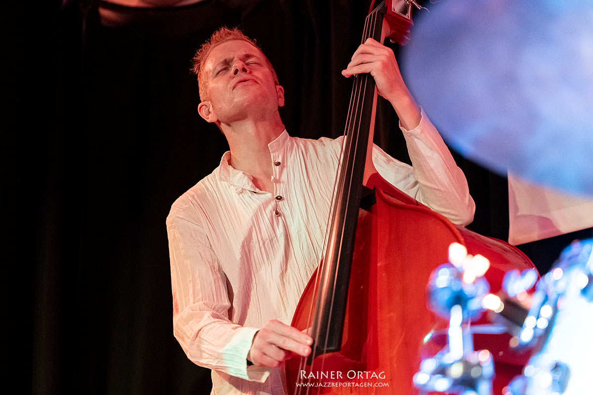 Joel Frahm Trio beim Jazzclub Tübingen im Club Voltaire 2026 Daniel Loomis mit dem Joel Frahm Trio beim Jazzclub Tübingen im Club Voltaire 2026