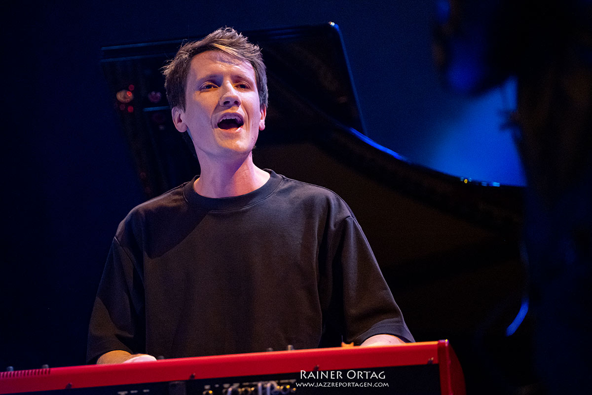 The Jakob Manz Project im Theaterhaus Stuttgart 2026 Hannes Stollsteimer - The Jakob Manz Project im Theaterhaus Stuttgart 2026