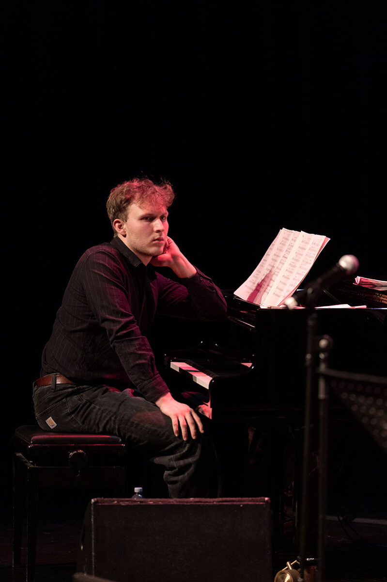 40 Jahre Jazzverband BW e.V., Jubiläumskonzert, Theaterhaus Stuttgart. JUGENDJAZZORCHESTER BW FEAT. CZICHOWSKY, HÜBNER, NEUHAUS, Dirigent Klaus Graf 40 Jahre Jazzverband BW e.V., Jubiläumskonzert, Theaterhaus Stuttgart. JUGENDJAZZORCHESTER BW FEAT. CZICHOWSKY, HÜBNER, NEUHAUS, Dirigent Klaus Graf