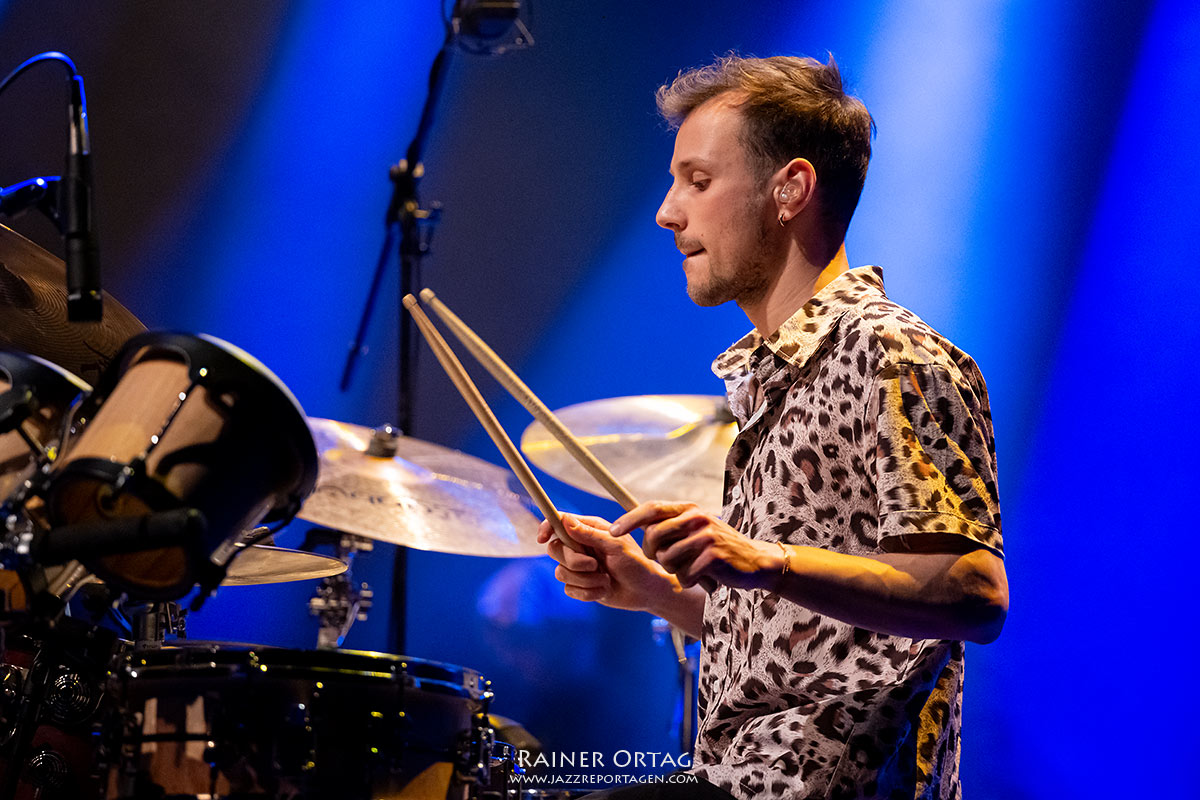 The Jakob Manz Project im Theaterhaus Stuttgart 2026 Leo Asal - The Jakob Manz Project im Theaterhaus Stuttgart 2026