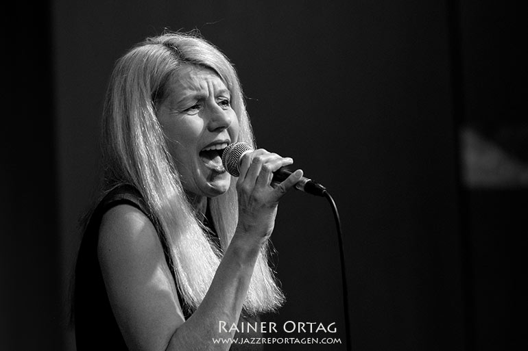 Nina Michelle bei der JazzTimeBB im Württemberg-Saal Böblingen 2022