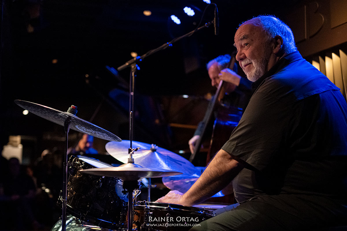 Peter Erskine Trio im Jazzclub Bix Stuttgart 2026 Peter Erskine Trio im Jazzclub Bix Stuttgart 2026 mit Peter Erskine, Alan Pasqua, Darek Oles