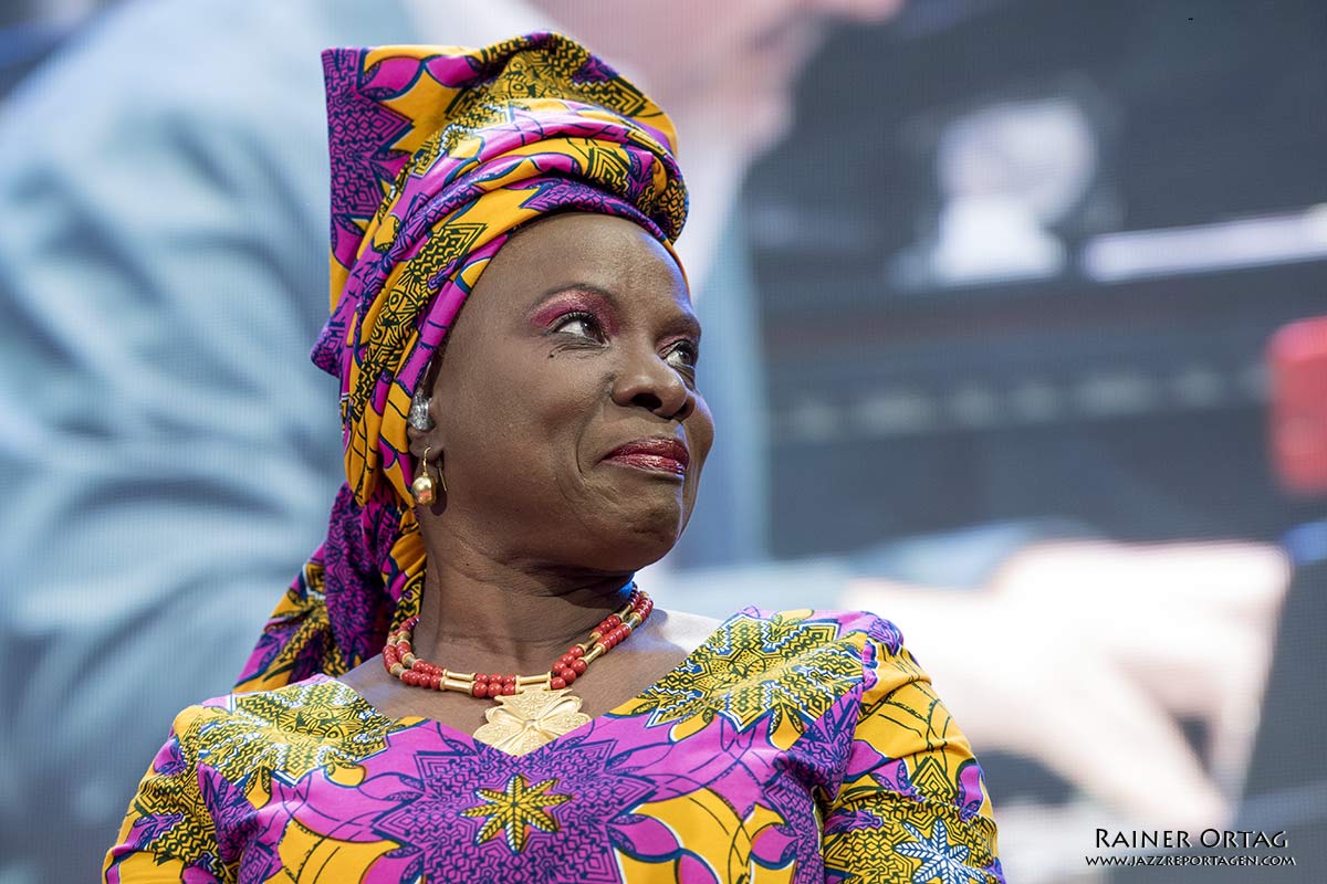 Angélique Kidjo bei der jazzopen Stuttgart 2019, Sing The Truth