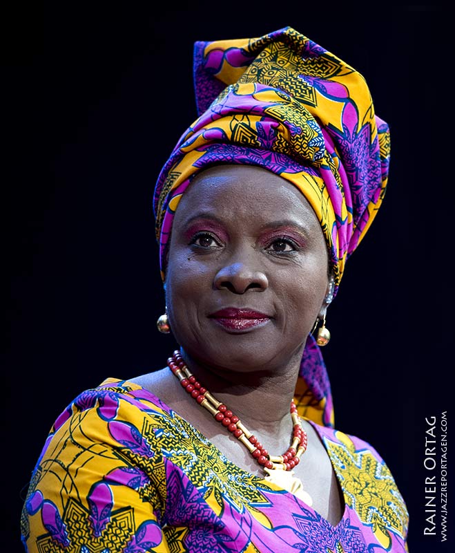 Angélique Kidjo bei der jazzopen Stuttgart 2019, Sing The Truth