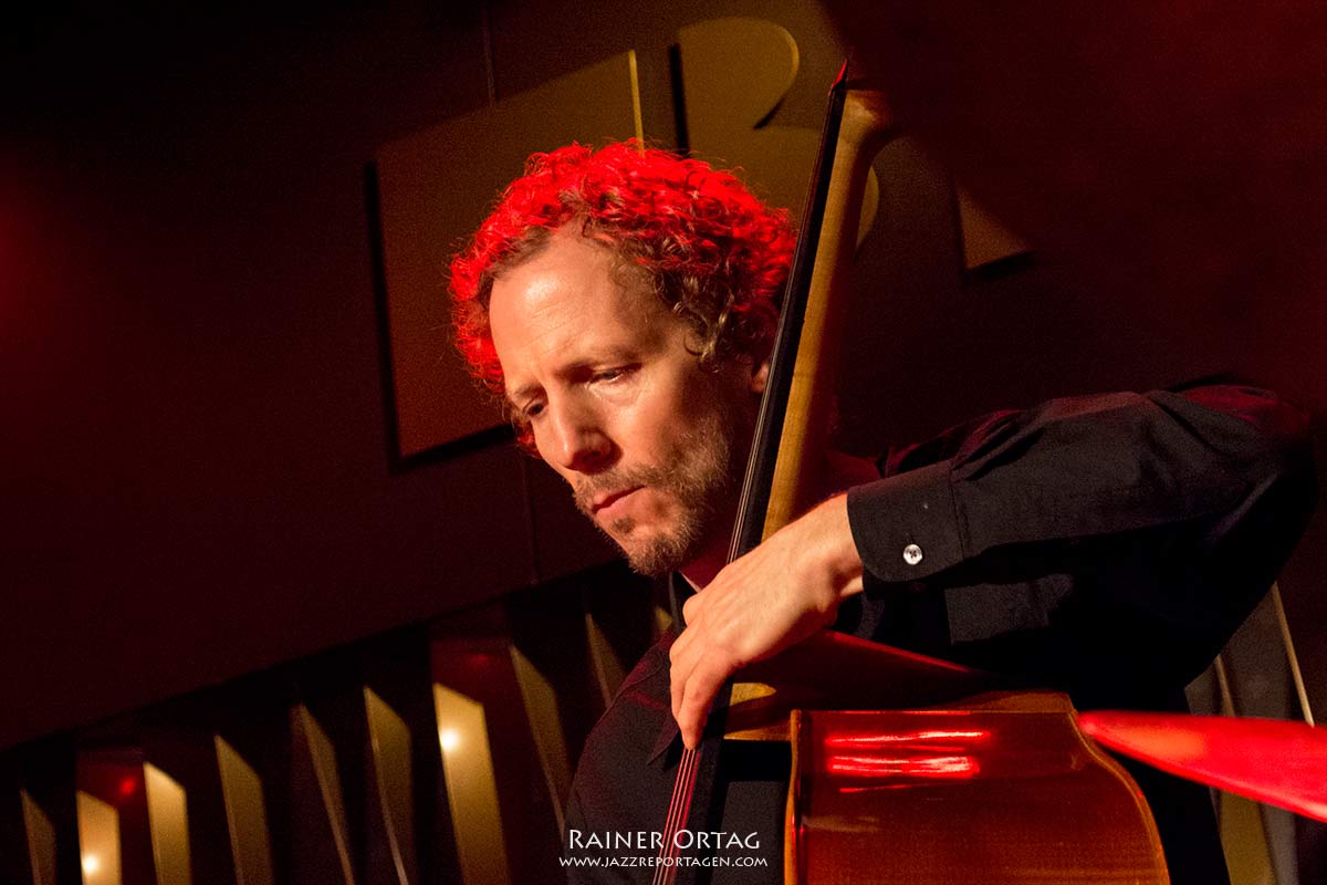 Ben Street mit dem Danilo Pérez Trio im Jazzclub Bix Stuttgart 2014