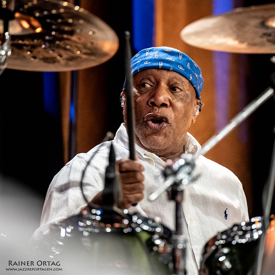 Billy Cobham mit Chaouki Smahi im franz.K Reutlingen 2024