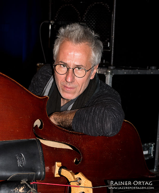 Bruno Chevillon mit dem Trio Kühn Humair Chevillon im Sudhaus Tübingen 2018