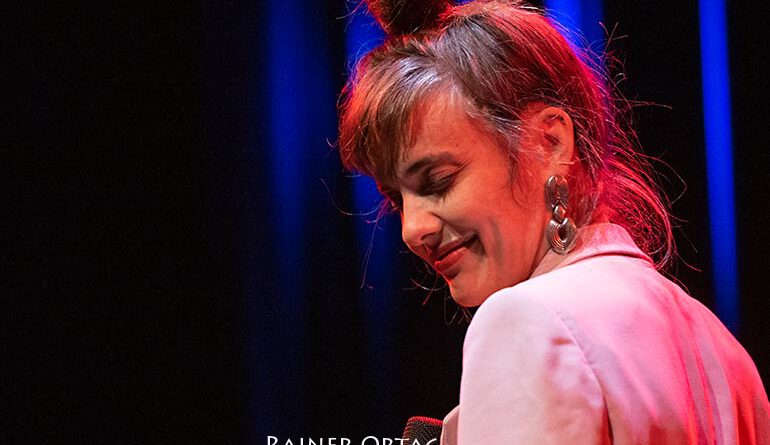Camille Bertault bei den Internationalen Theaterhaus Jazztagen 2022