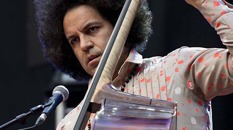 Carlitos Del Puerto mit Chick Corea bei der jazzopen Stuttgart 2019