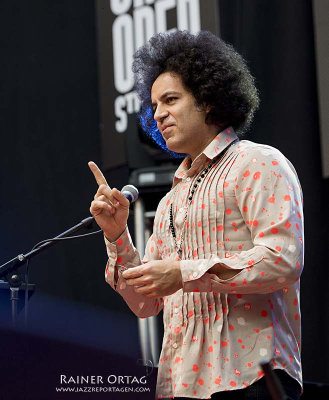 Carlitos Del Puerto mit Chick Corea bei der jazzopen Stuttgart 2019