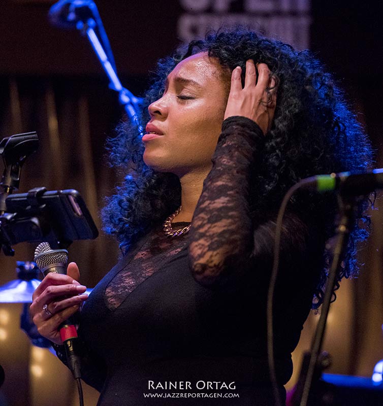 Carmel Allison Echols mit Judith Hill bei der jazzopen Stuttgart im Jazzclub Bix 2019