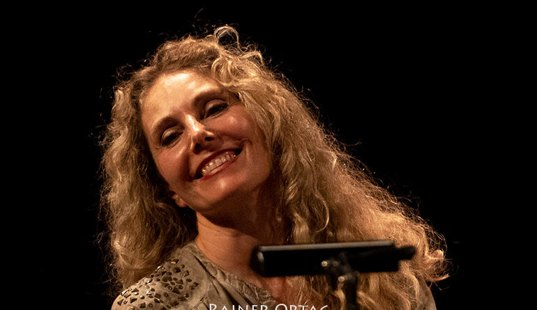 Clara Ponty mit dem Jean-Luc Ponty Trio beim Jazzfestival Esslingen 2021