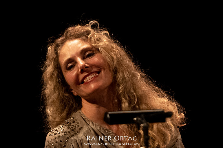 Clara Ponty mit dem Jean-Luc Ponty Trio beim Jazzfestival Esslingen 2021