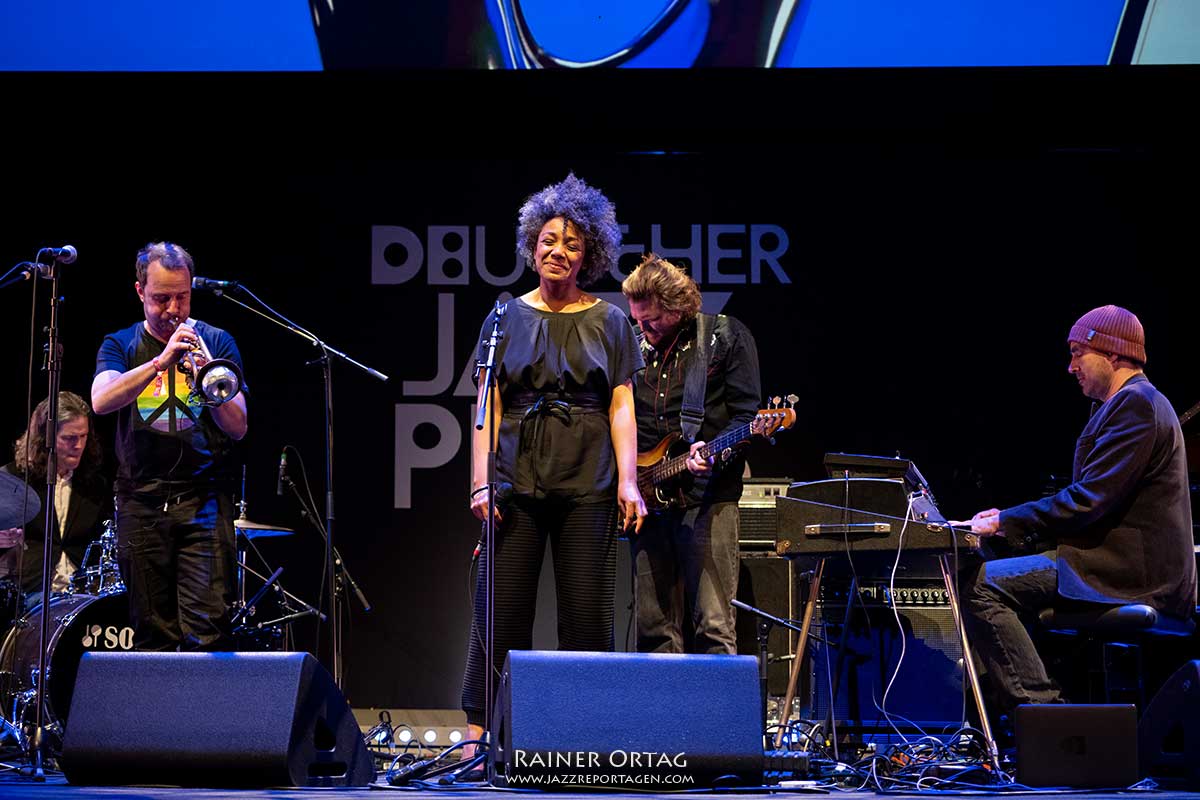 Konzertabend zum Deutschen Jazzpreis 2022 mit Fola Dada und Band