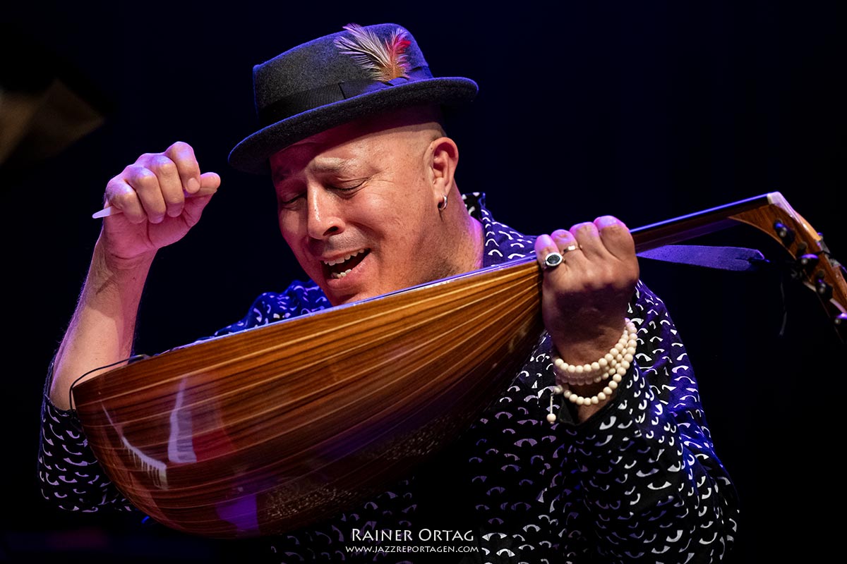 Dhafer Youssef bei den Internationalen Theaterhaus Jazztagen 2024