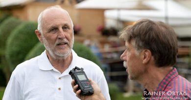 Interview mit Eckhart Fischer beim 1. Esslinger Alphorngipfel 2021 beim Dulkhäusle