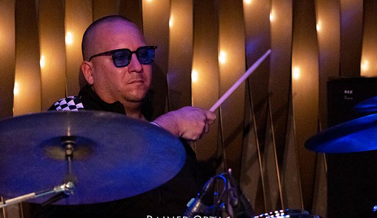 Gergo Borlai mit Frank Gambale im Jazzclub Bix Stuttgart 2022