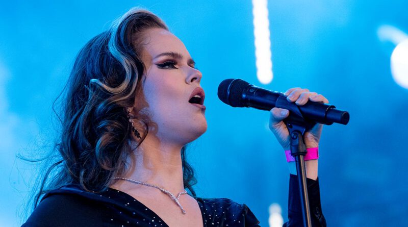 Ina Forsman bei den jazzopen Stuttgart 2021 auf der grossen Bühne am Schlossplatz