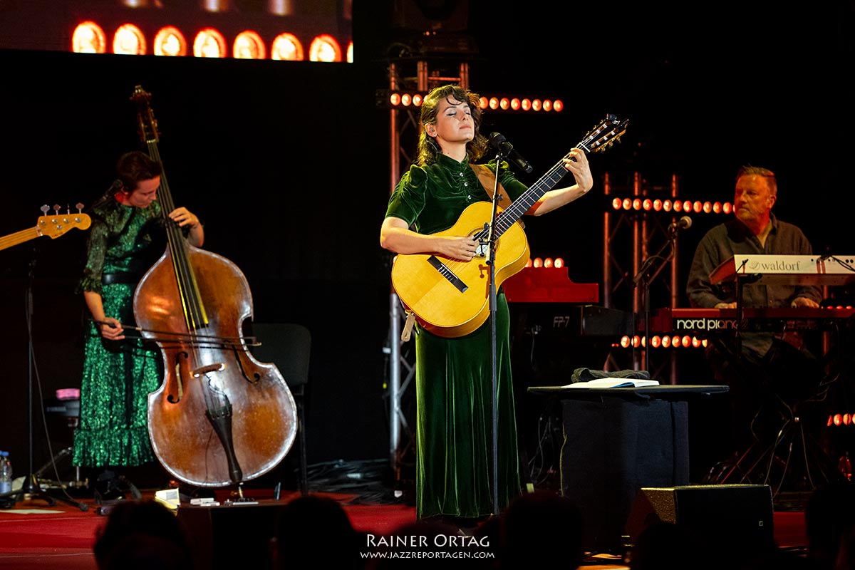 Katie Melua bei der jazzopen Stuttgart 2021
