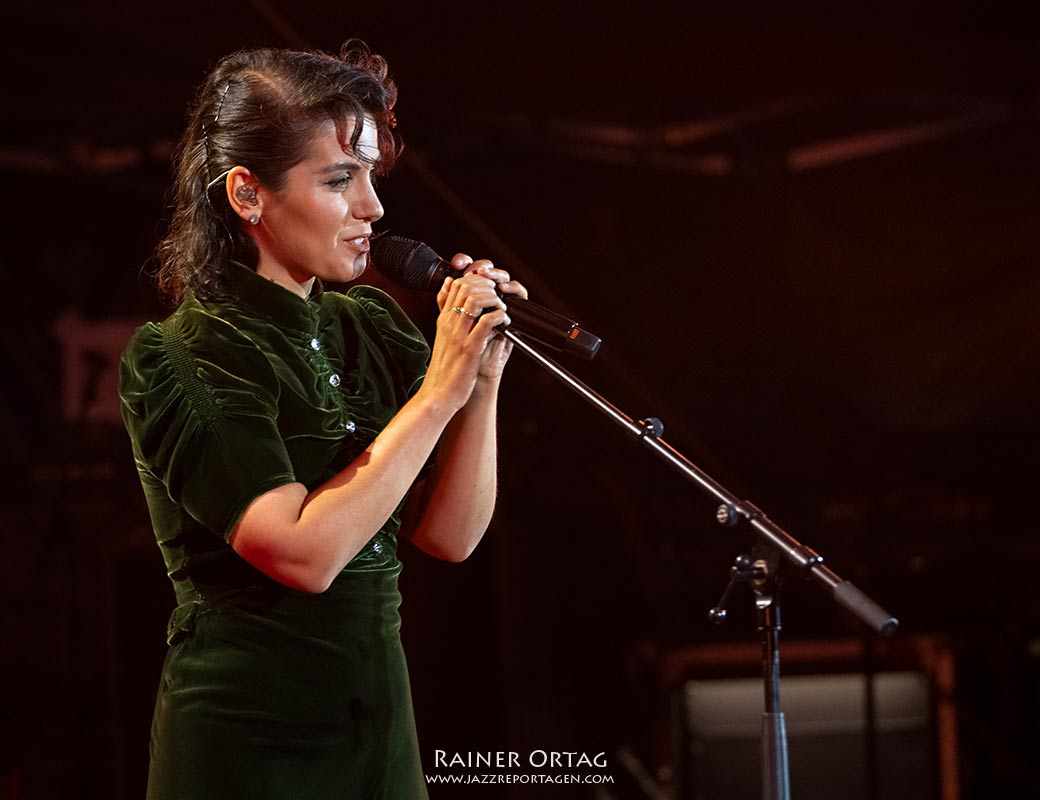 Katie Melua bei der jazzopen Stuttgart 2021