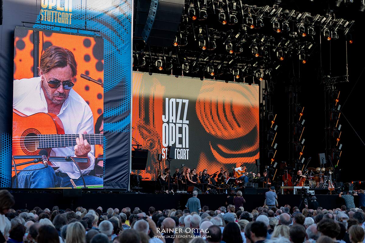 Al Di Meola bei der jazzopen Stuttgart 2022