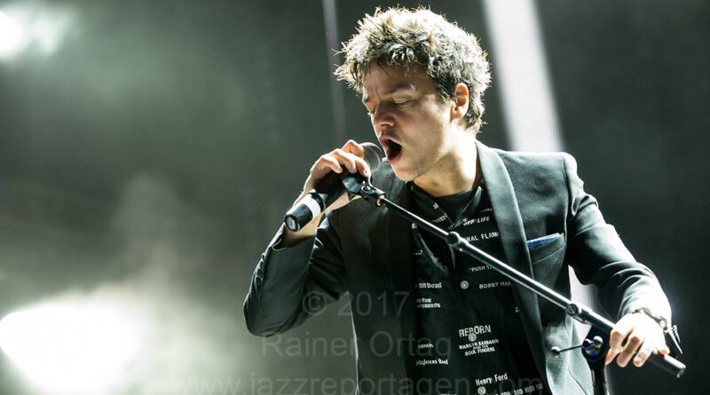 Jamie Cullum bei der jazzopen Stuttgart 2017 am Schloßplatz