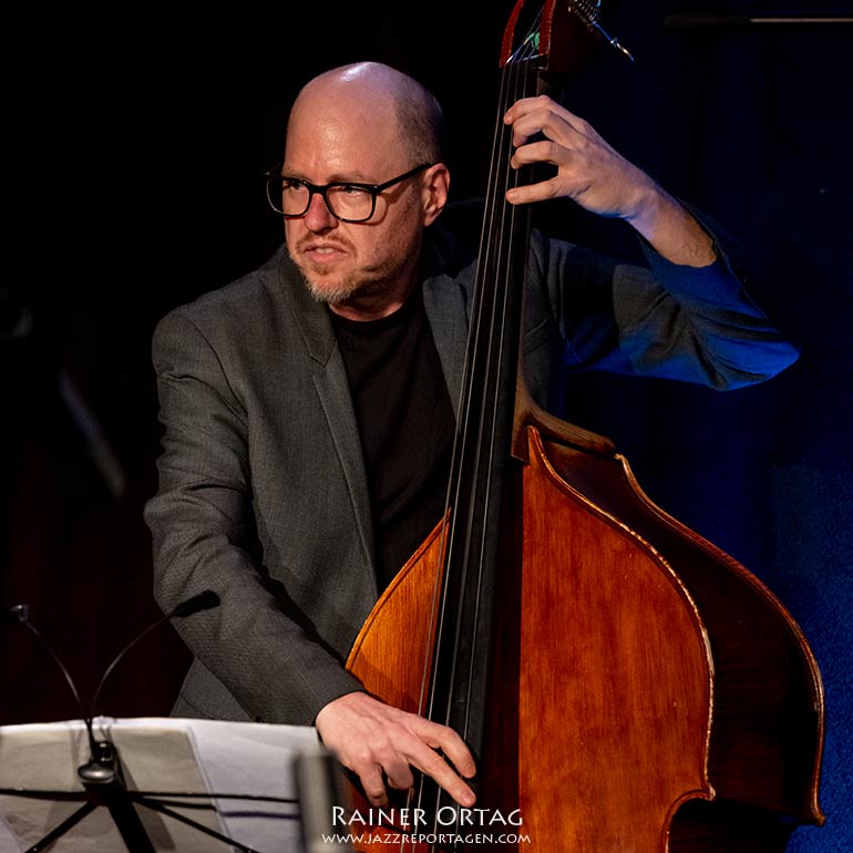 Jens Loh mit dem Sandi Kuhn Quartett beim Jazzclub Tübingen im Club Voltaire 2021