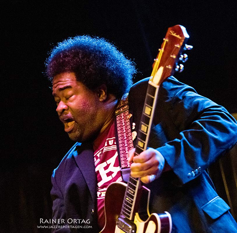 Jimmy James mit dem Delvon Lamarr Organ Trio im Jazzclub Bix bei der jazzopen Stuttgart 2019