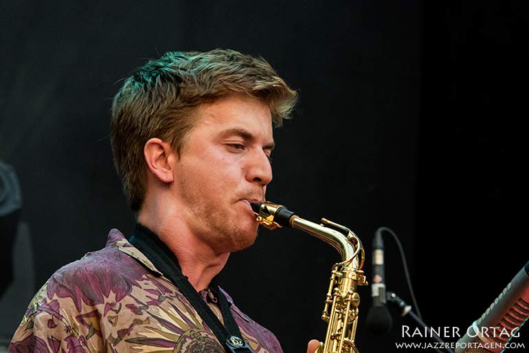 Joachim Poutaraud mit dem Adrien Brandeis Quintet bei der jazzopen Stuttgart 2019