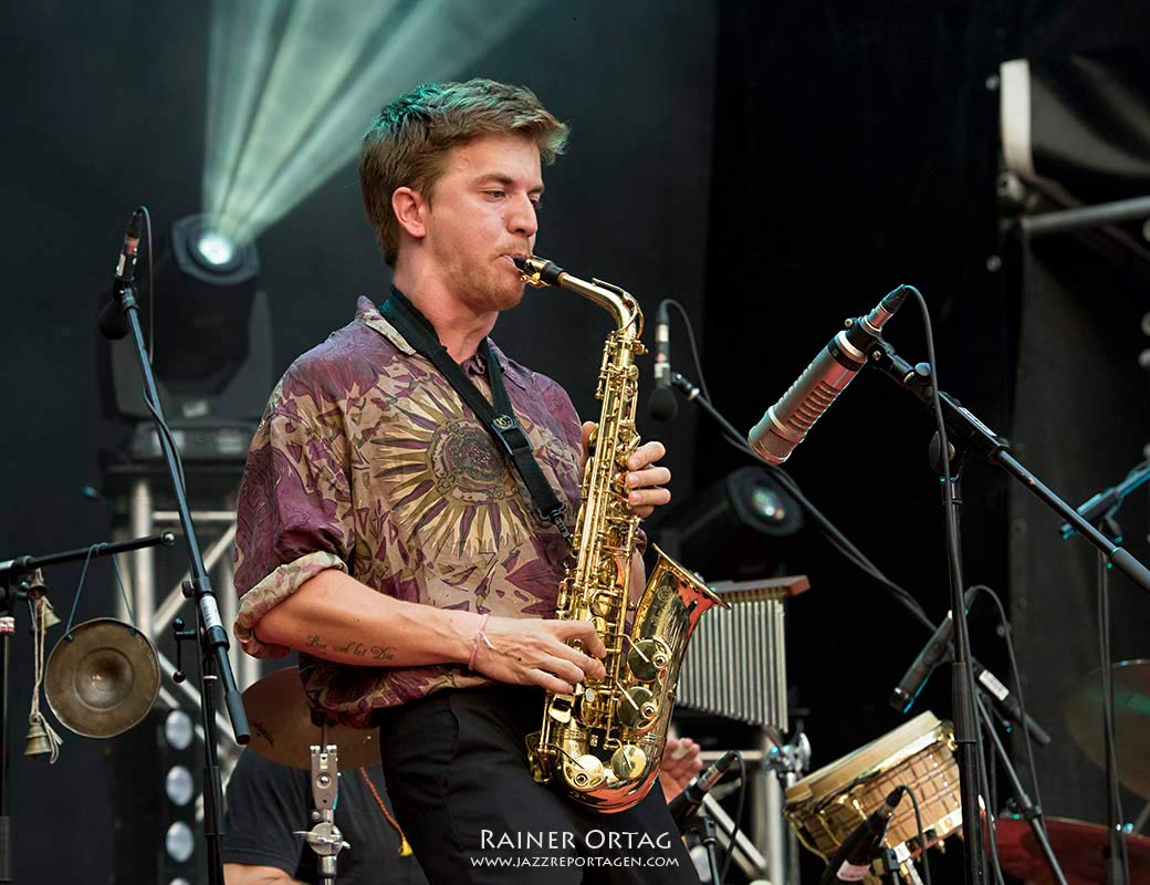 Joachim Poutaraud mit dem Adrien Brandeis Quintet bei der jazzopen Stuttgart 2019