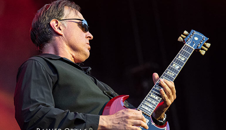 Joe Bonamassa am Schlossplatz - jazzopen Stuttgart 2025