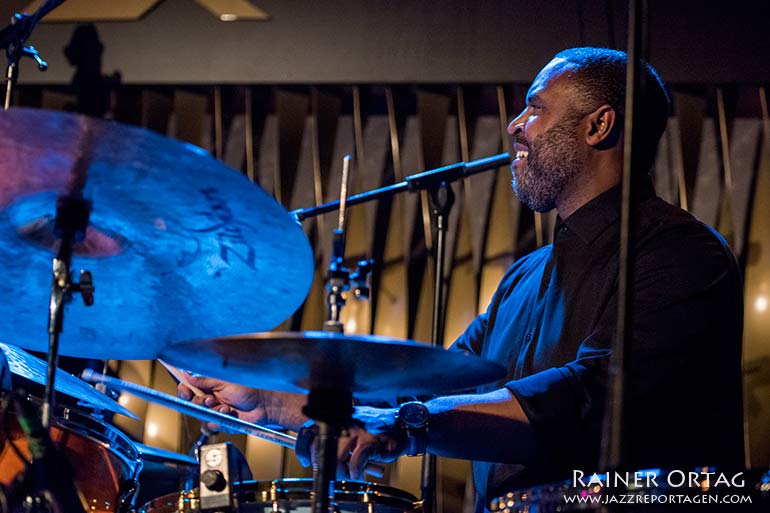 Kendrick Scott mit seinem Project Oracle im Jazzclub Bix Stuttgart 2020