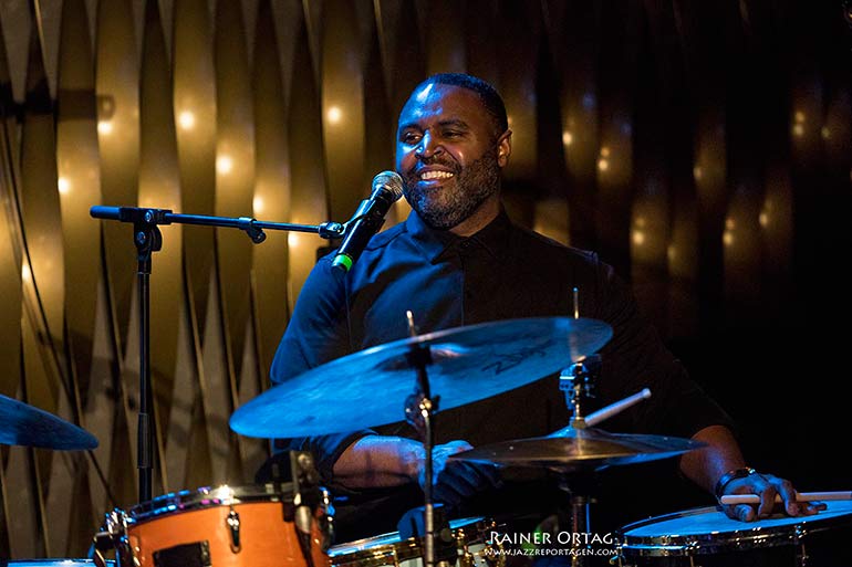 Kendrick Scott mit seinem Project Oracle im Jazzclub Bix Stuttgart 2020