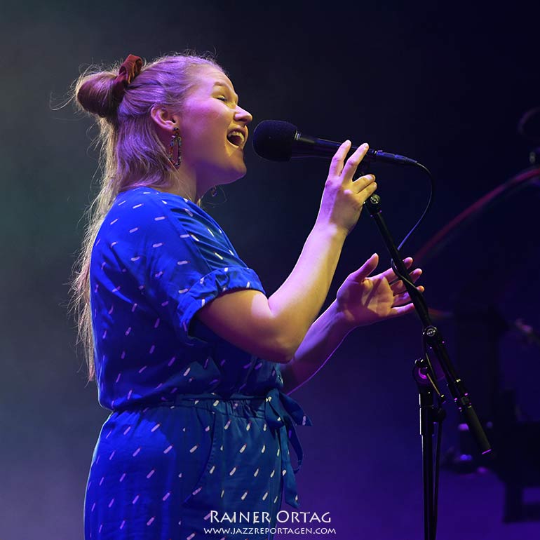 Kirsi-Marja "Kiki" Harju mit dem KAMA Kollektiv bei der jazzahead 2021 in Bremen