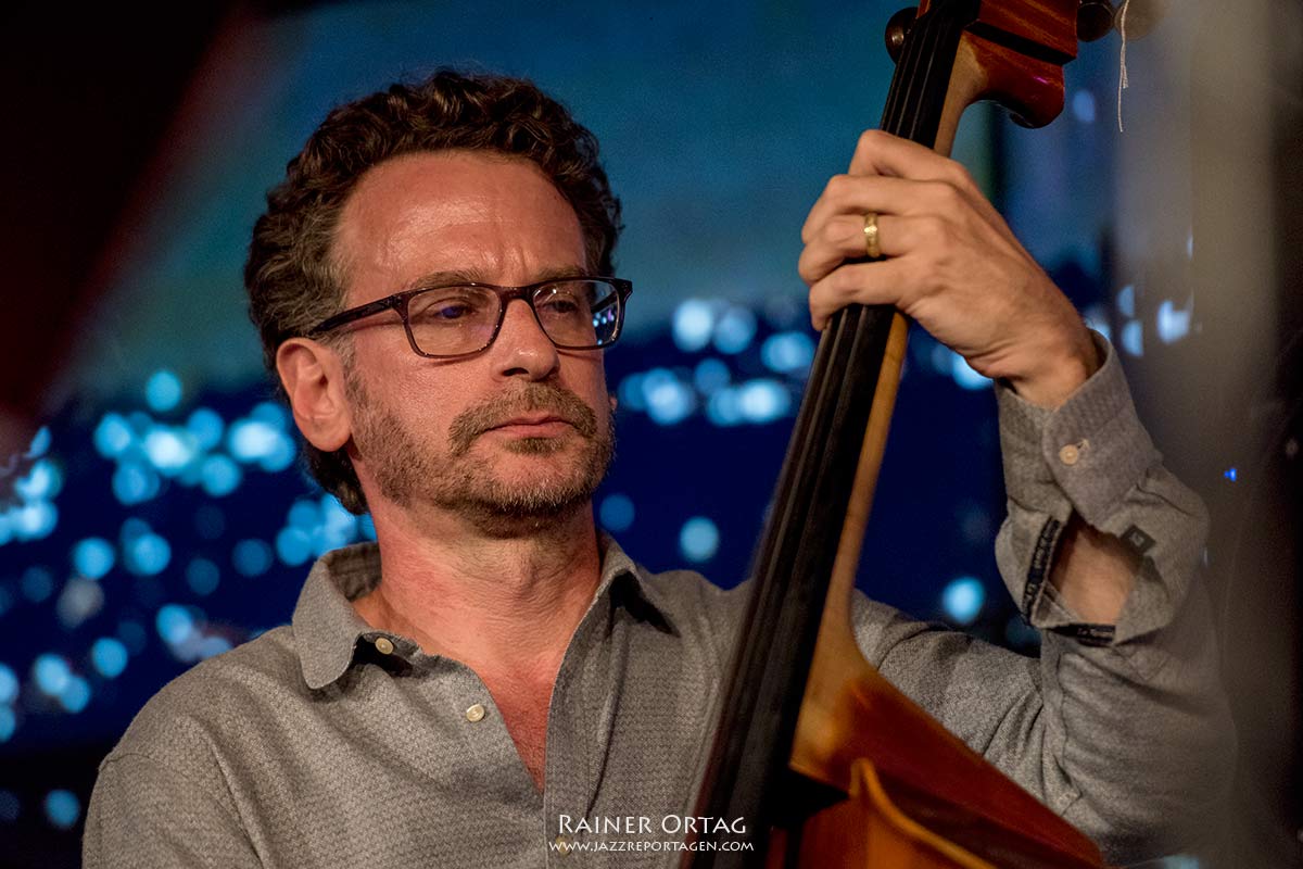 Larry Grenadier mit dem Pérez Cohen Potter Quintet bei der jazzopen Stuttgart 2019