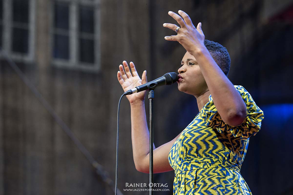 Lizz Wright bei der jazzopen Stuttgart 2019, Sing The Truth