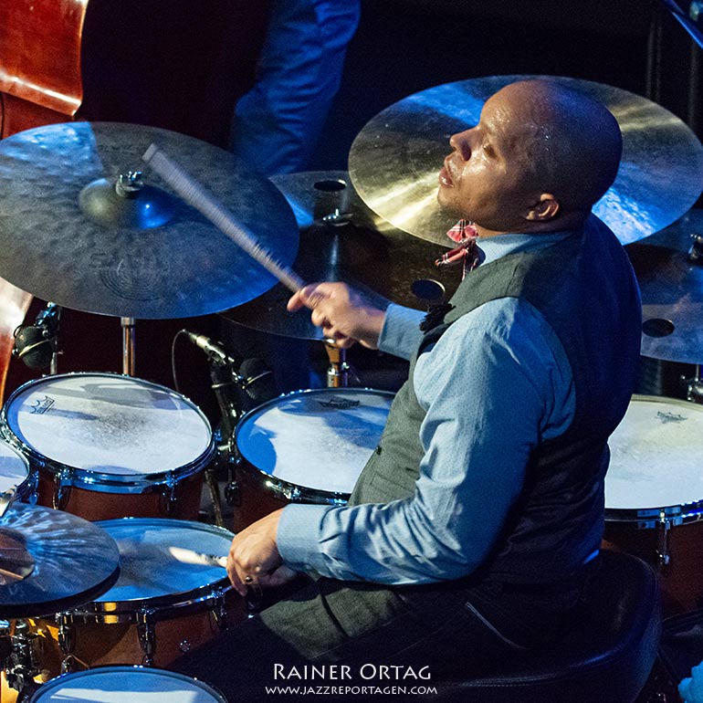 Marcus Baylor mit dem Kenny Garrett Quintet im Blue Note Milano 2016