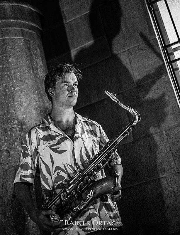 Marius Neset bei der jazzopen Stuttgart 2023 im Jazzclub Bix