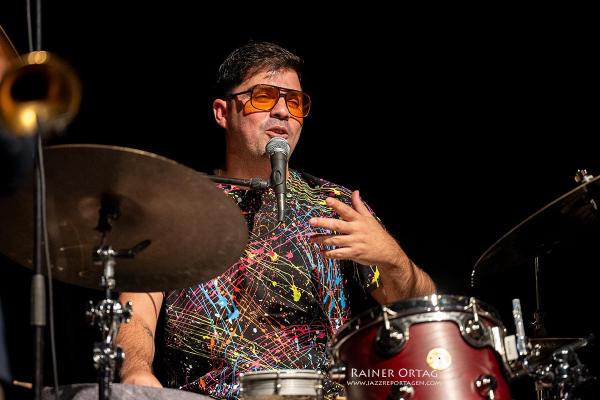 Michael Olivera and The Cuban Jazz Syndicate bei den Internationalen Theaterhaus Jazztagen 2024