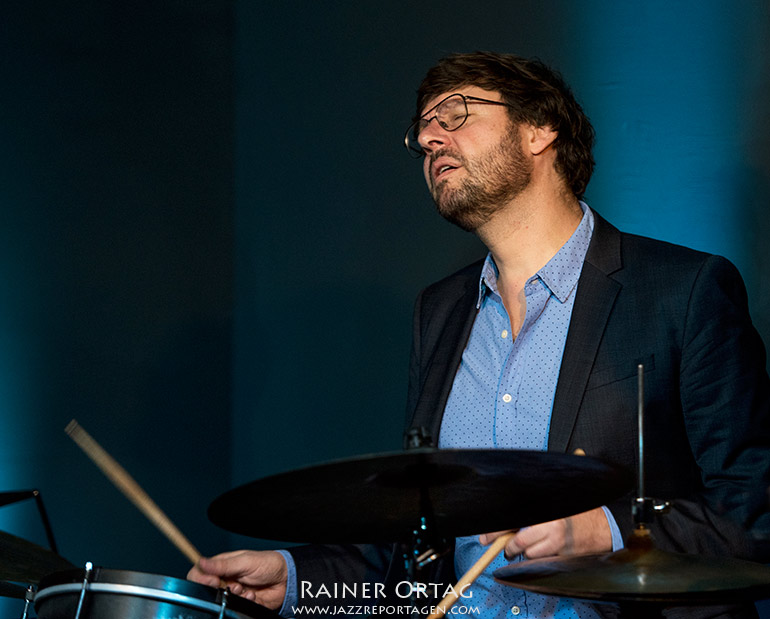 Obi Jenne mit dem Jermaine Landsberger Trio im Jazzkeller Esslingen 2018