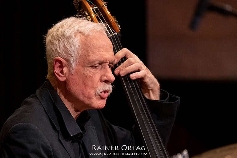 Paul Müller bei der jazztimeBB in der Kongresshalle Böblingen 2023