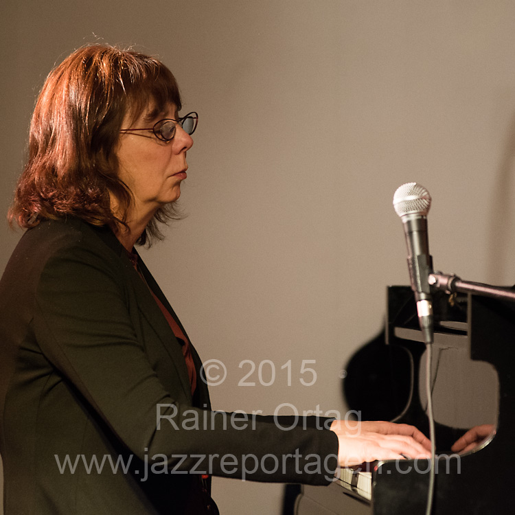Rita Marcotulli mit Luciano Biondini in der World of Basses Reutlingen 2015