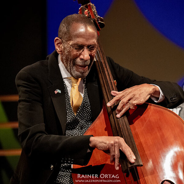 Ron Carter Ron Carter - Ron Carter bei der 53. Internationalen Jazzwoche Burghausen