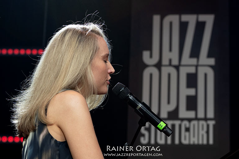 Sarah McKenzie bei der jazzopen Stuttgart 2022