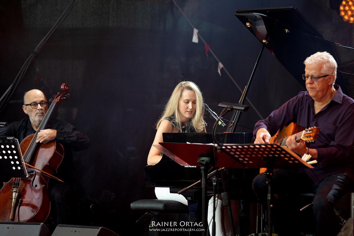 Sarah McKenzie bei der jazzopen Stuttgart 2022