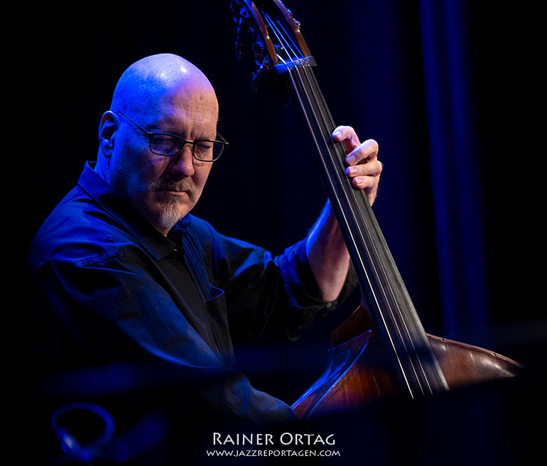 Scott Colley mit dem Chris Potter Quartet im Sudhaus Tübingen 2023