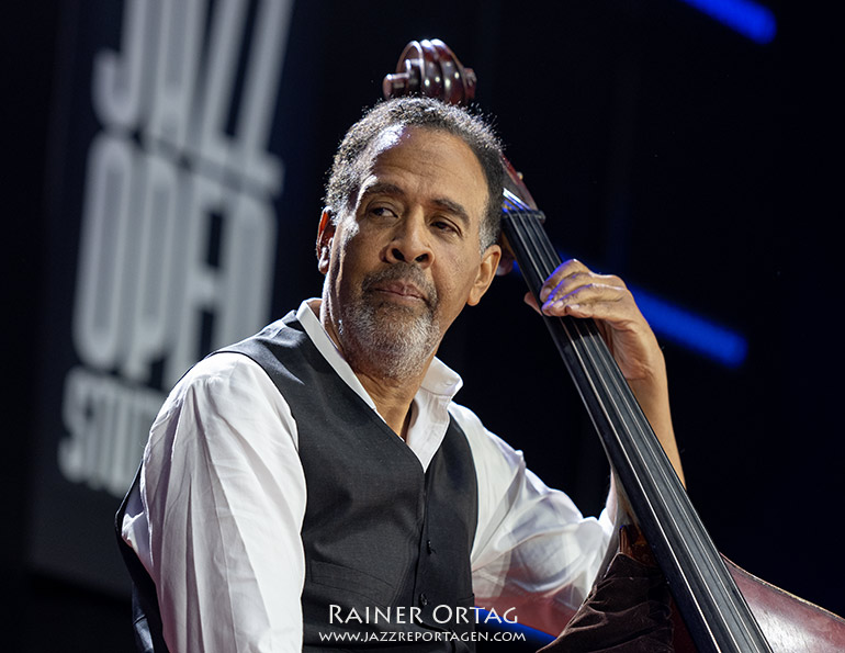 Stanley Clarke bei der jazzopen Stuttgart 2022