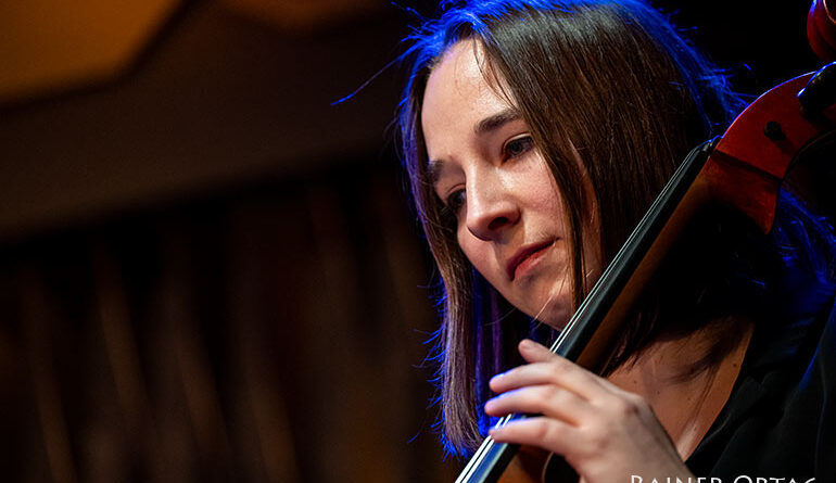 Tabea Hörsch mit dem Miriam Ast Trio im Bix Stuttgart 2023