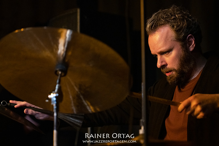 Tobias Backhaus mit dem Tal Arditi Trio im Club Voltaire 2022