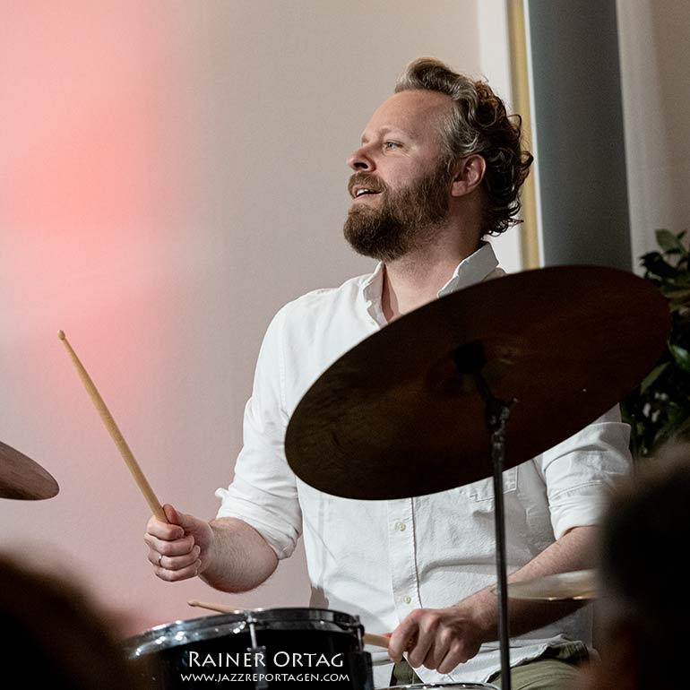 Tobias Backhaus mit Christoph Stiefel 'Inner Language' Trio im C. Bechstein Centrum Tübingen 2022